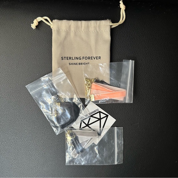 Set of 3 Velvet Choker Necklaces - Picture 3 of 4